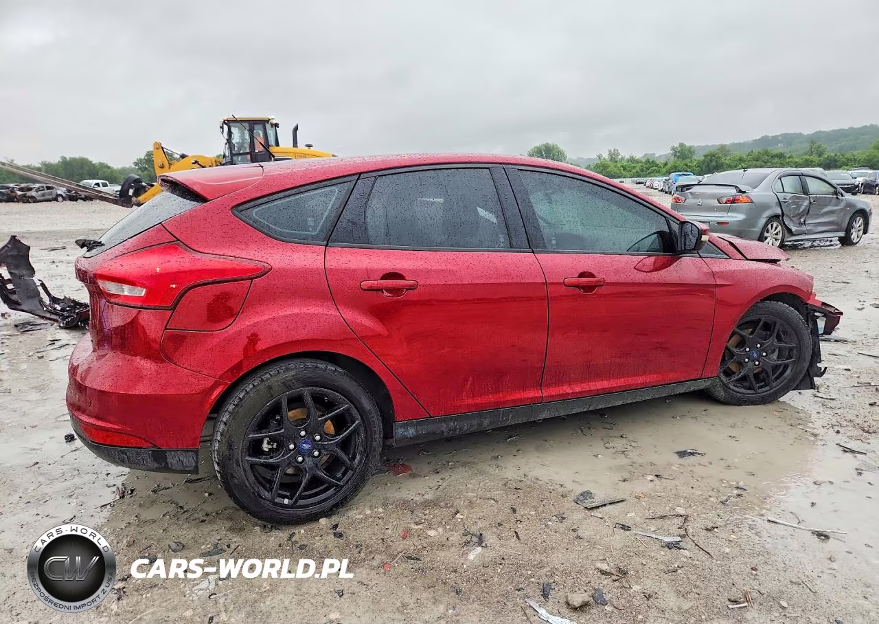 2016 Ford Focus Se VIN:1FADP3K23GL312115 - 3
