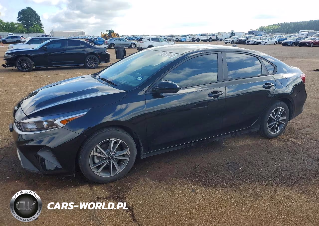 2023 Kia Forte Lxs – zdjęcie 1 z 12