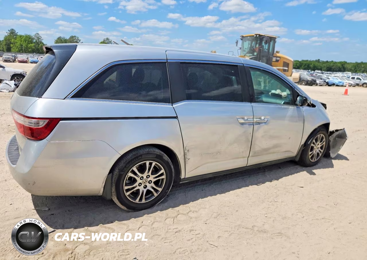 2013 Honda Odyssey Ex VIN:5FNRL5H44DB077805 - 3
