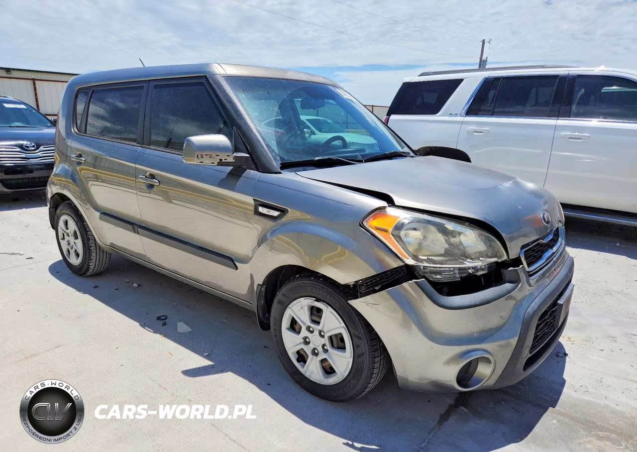 2013 Kia Soul Base VIN:KNDJT2A51D7607040 - 4