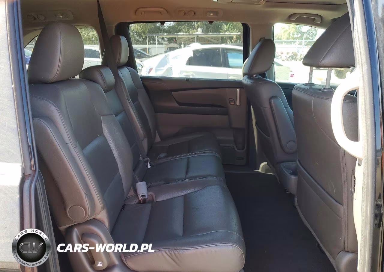 2013 Honda Odyssey Touring VIN:5FNRL5H98DB085000 - 11