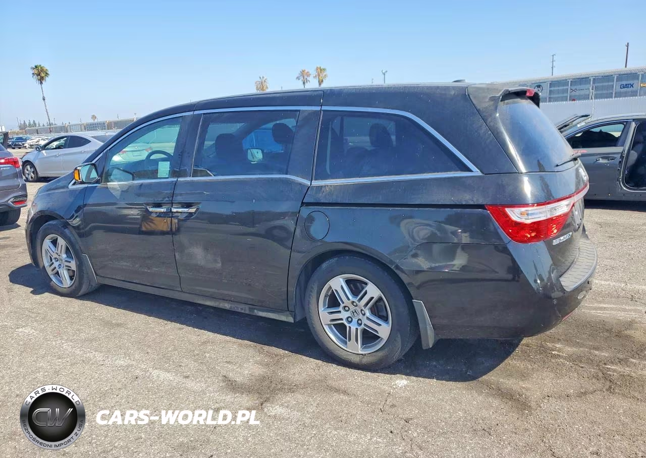 2013 Honda Odyssey Touring VIN:5FNRL5H98DB085000 - 2