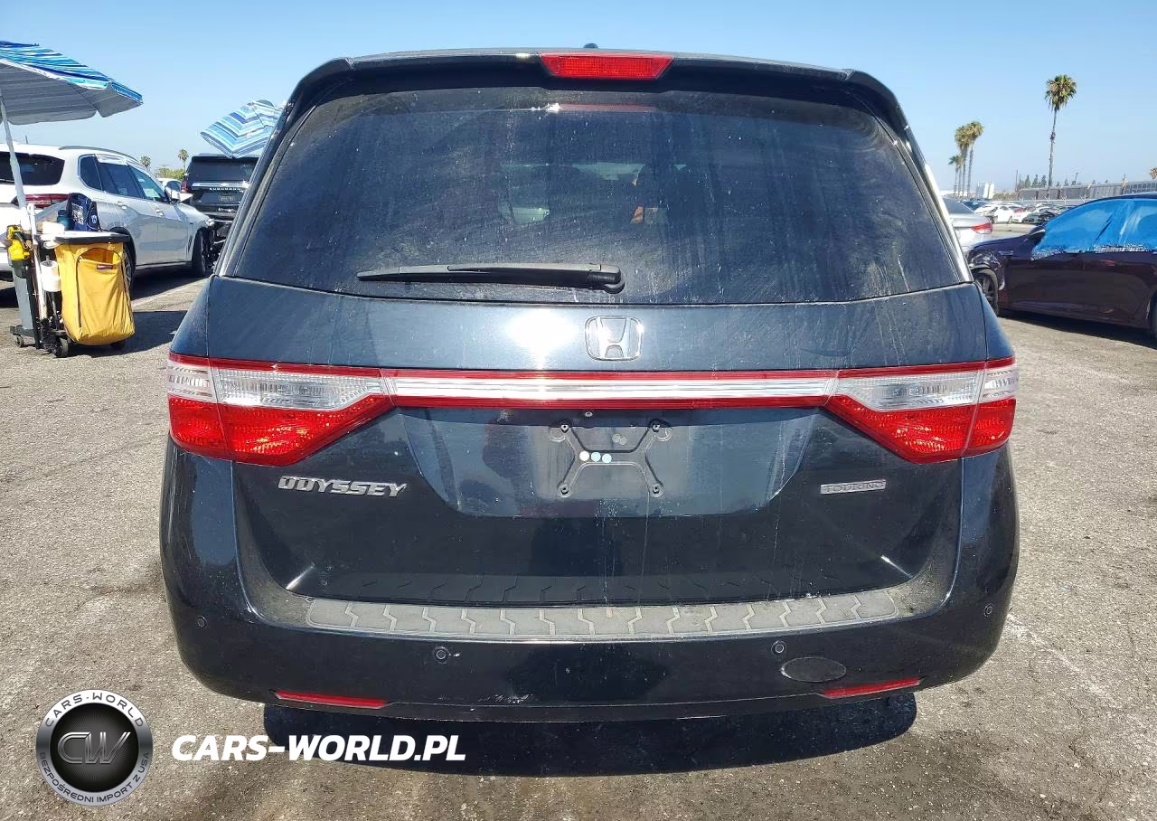 2013 Honda Odyssey Touring VIN:5FNRL5H98DB085000 - 6