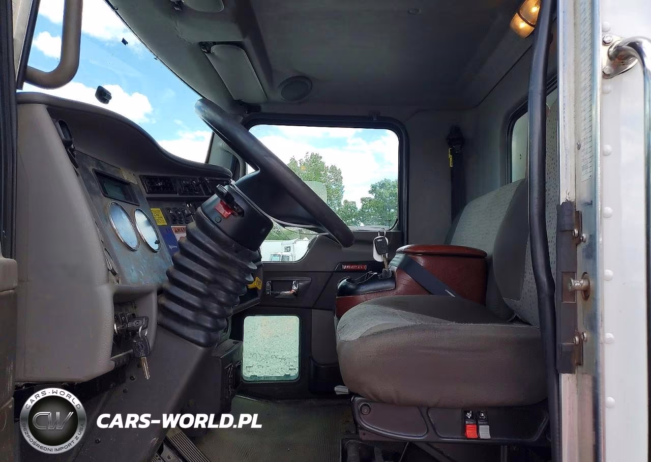 2016 Kenworth T330 Box Truck VIN:2NKHHM6X7GM123751 - 7
