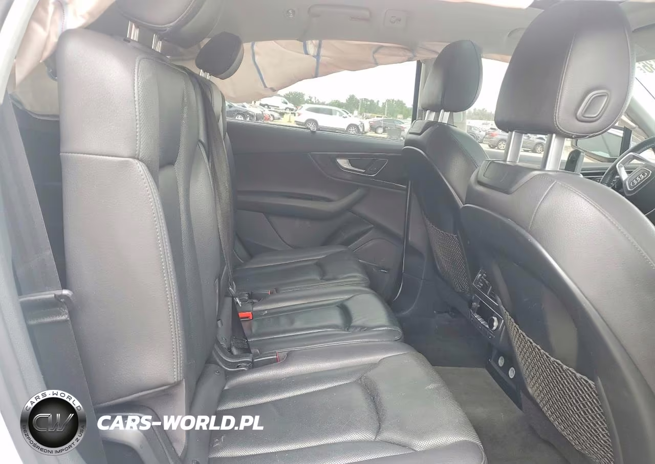 2018 Audi Q7 Prestige VIN:WA1VAAF75JD001629 - 11