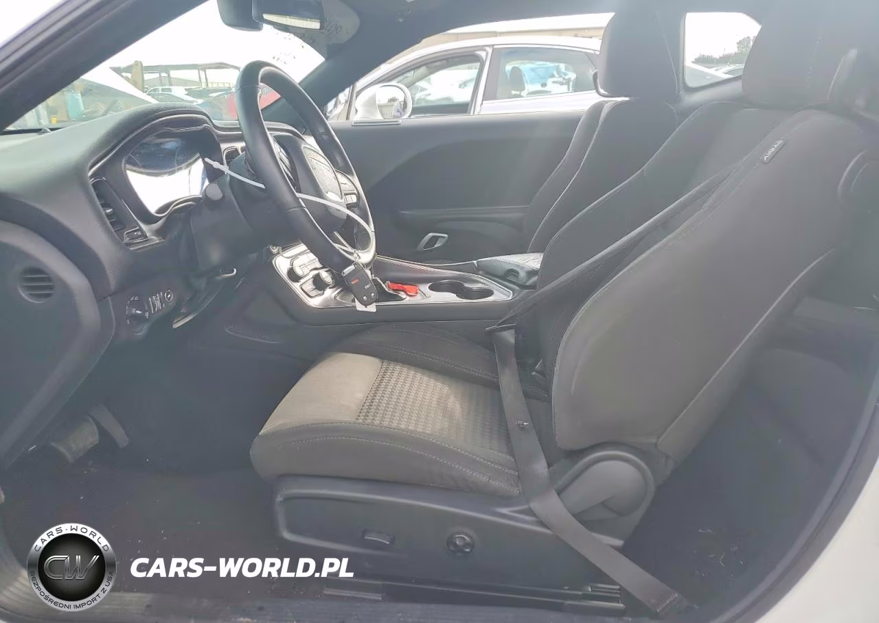 2018 Dodge Challenger Sxt VIN:2C3CDZAG8JH152868 - 7