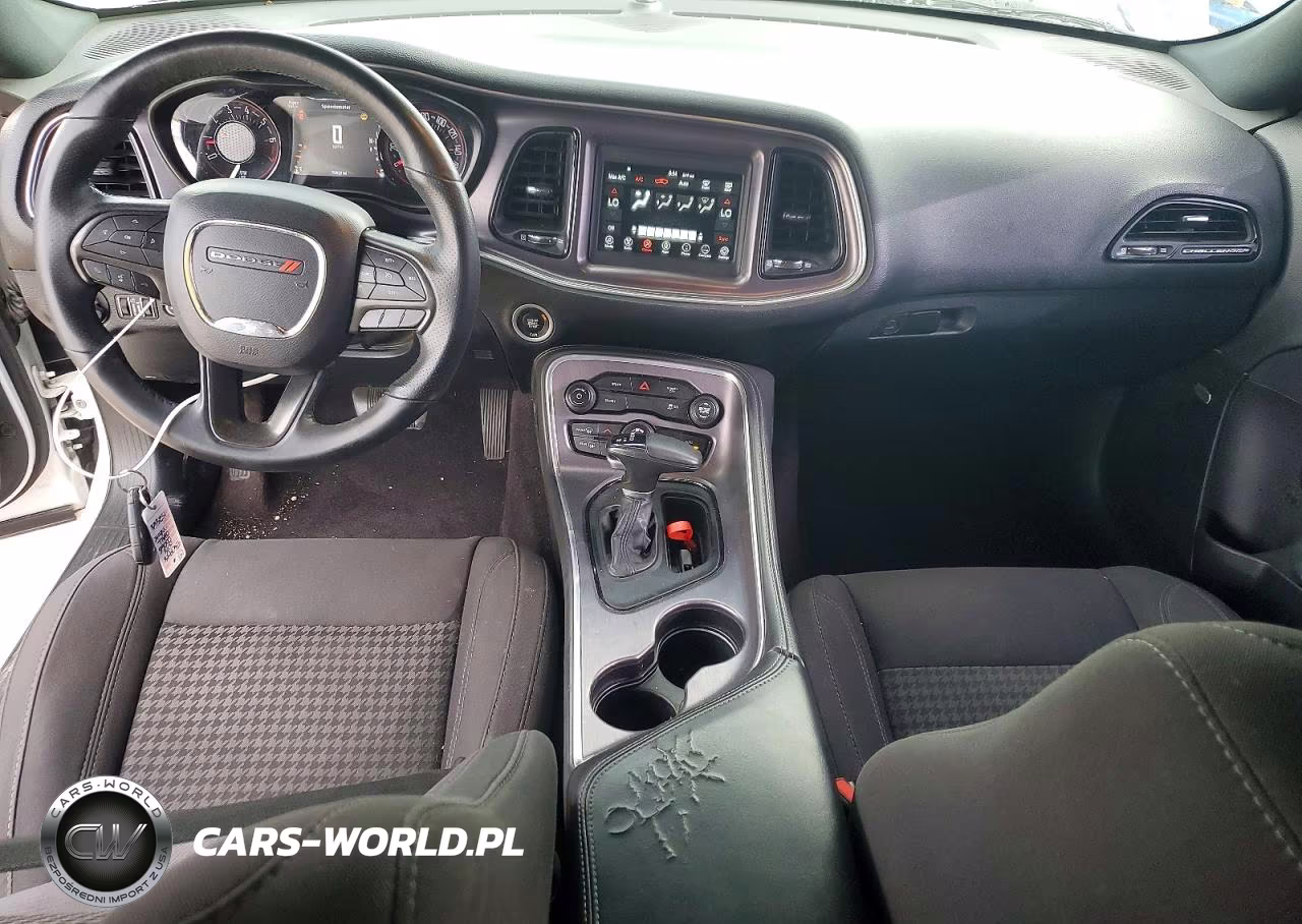 2018 Dodge Challenger Sxt VIN:2C3CDZAG8JH152868 - 8