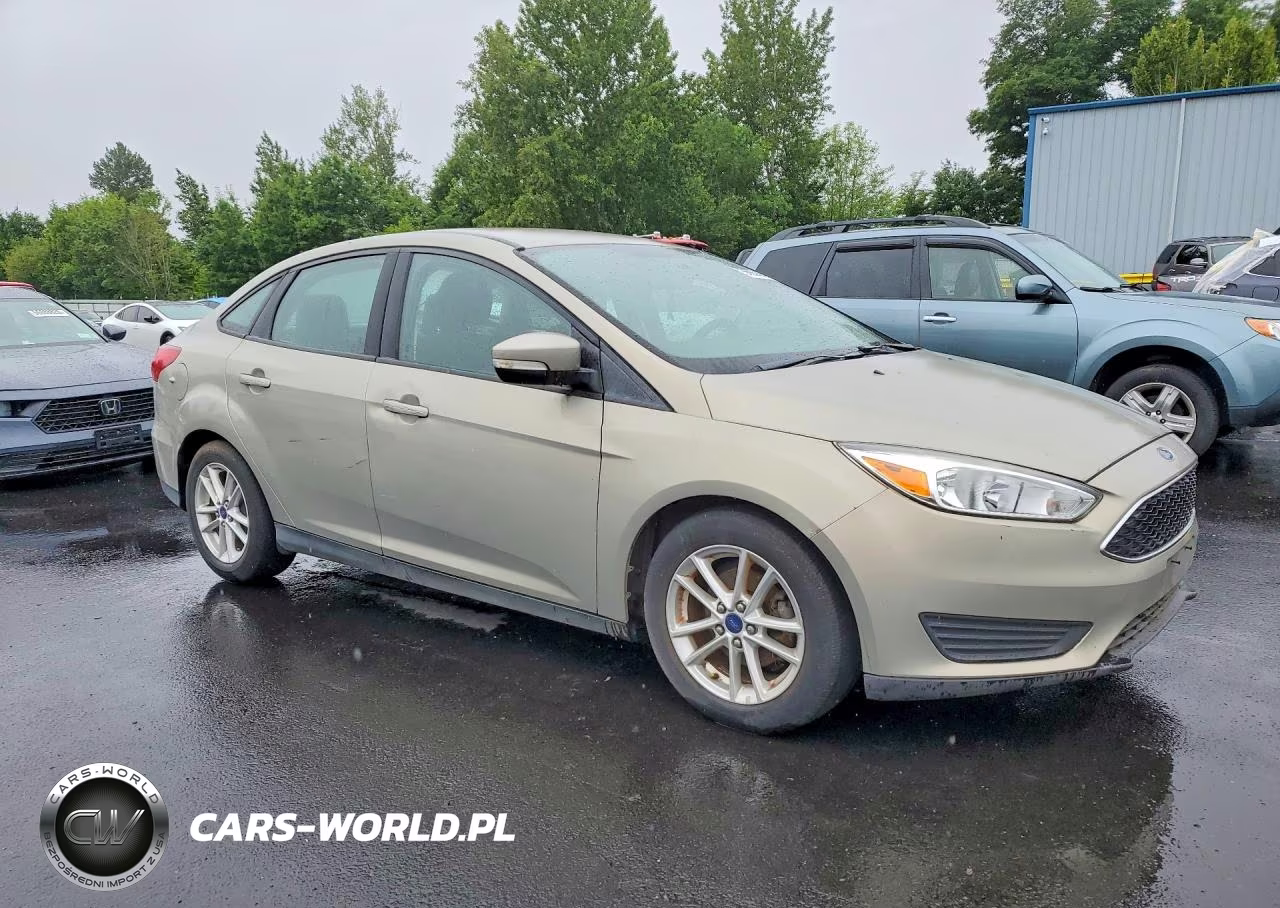 2015 Ford Focus Se VIN:1FADP3F27FL282917 - 4
