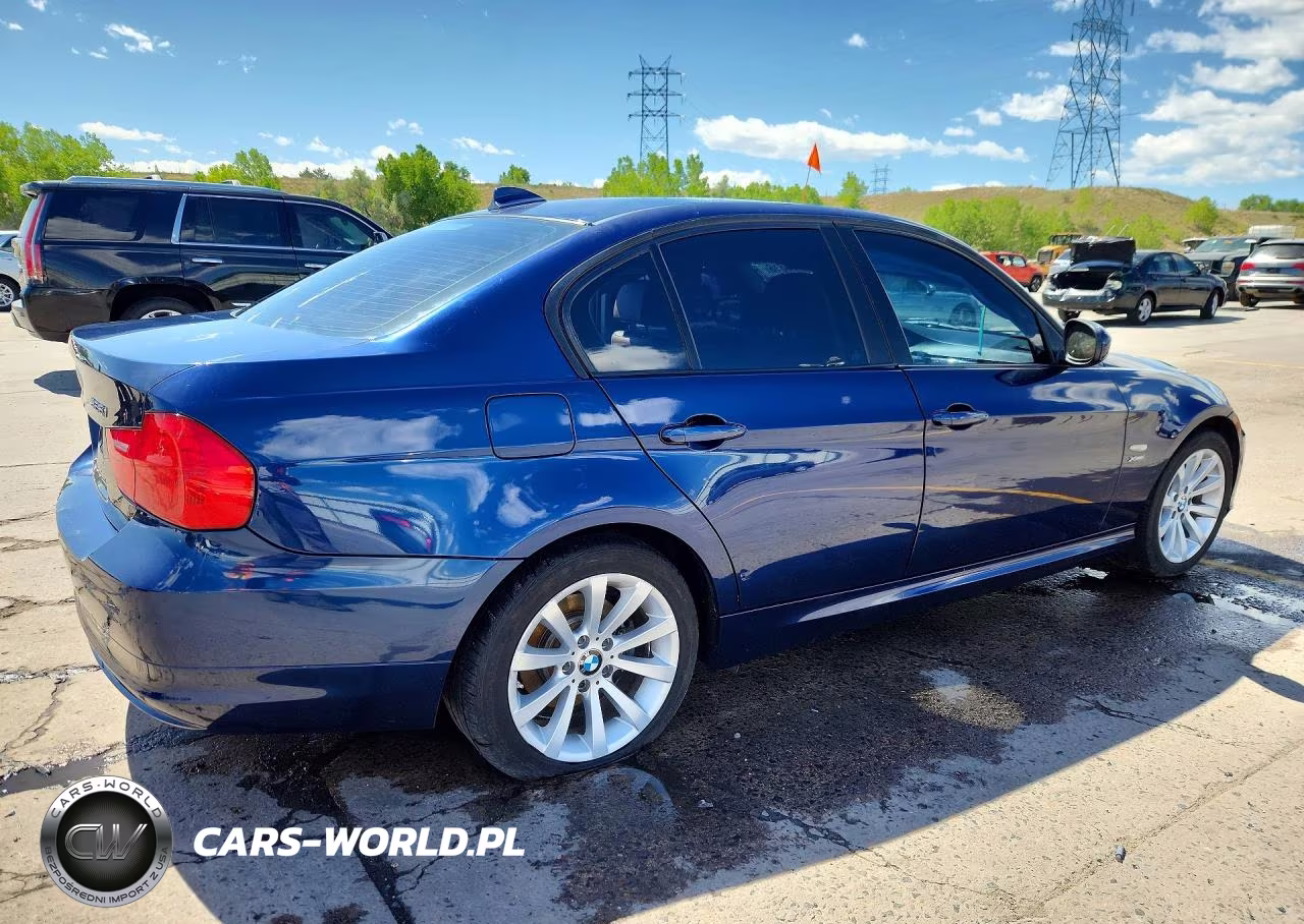 2011 BMW 328 Xi VIN:WBAPK7G57BNN85746 - 3