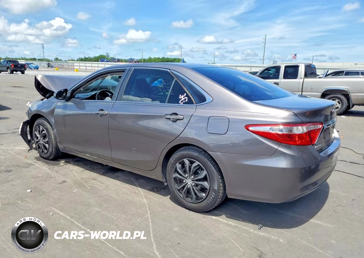 2015 Toyota Camry Le VIN:4T1BF1FK2FU051728 - 2