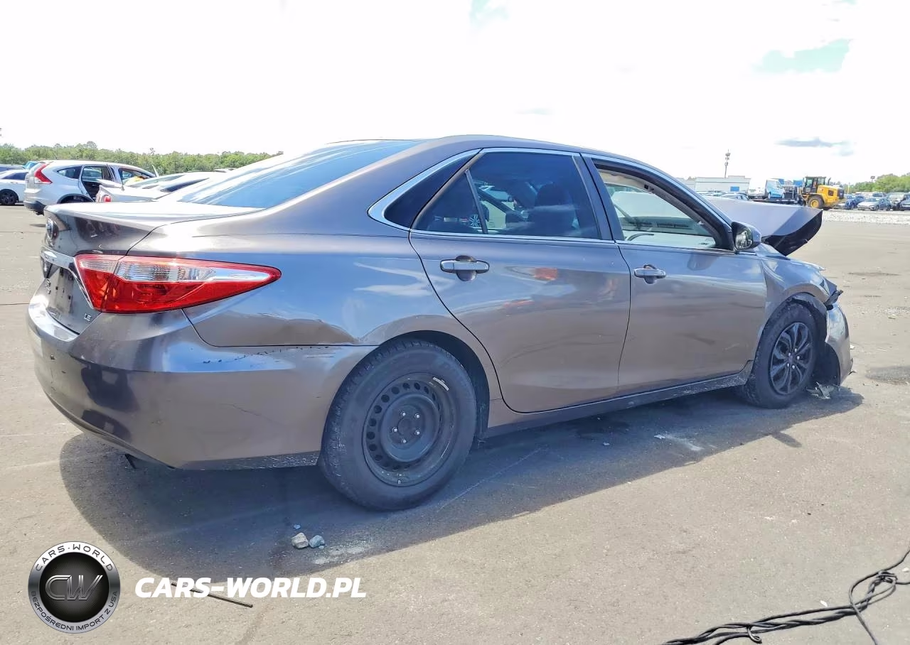 2015 Toyota Camry Le VIN:4T1BF1FK2FU051728 - 3