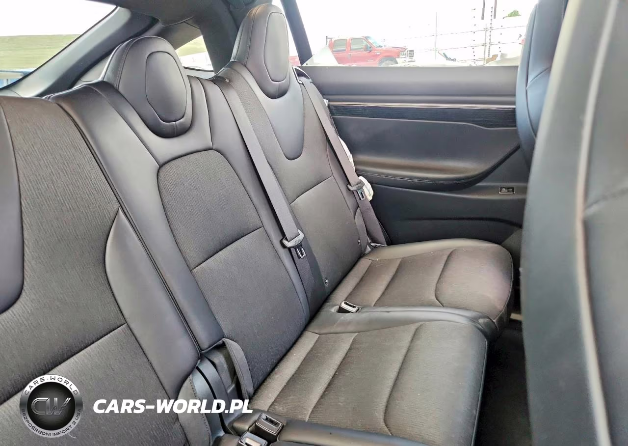 2018 Tesla Model X VIN:5YJXCDE26JF100050 - 11