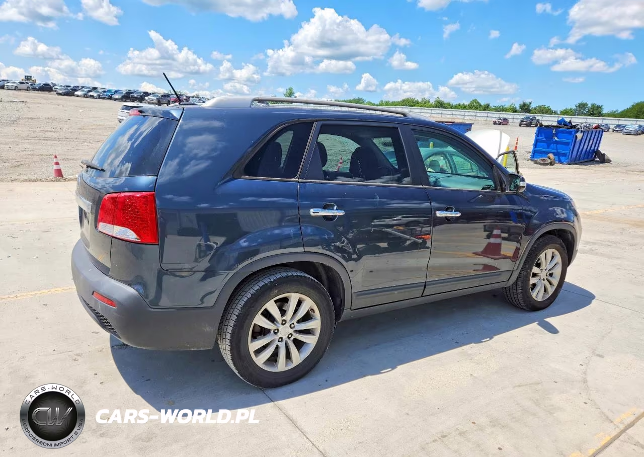2011 Kia Sorento Lx VIN:5XYKT4A22BG080163 - 3