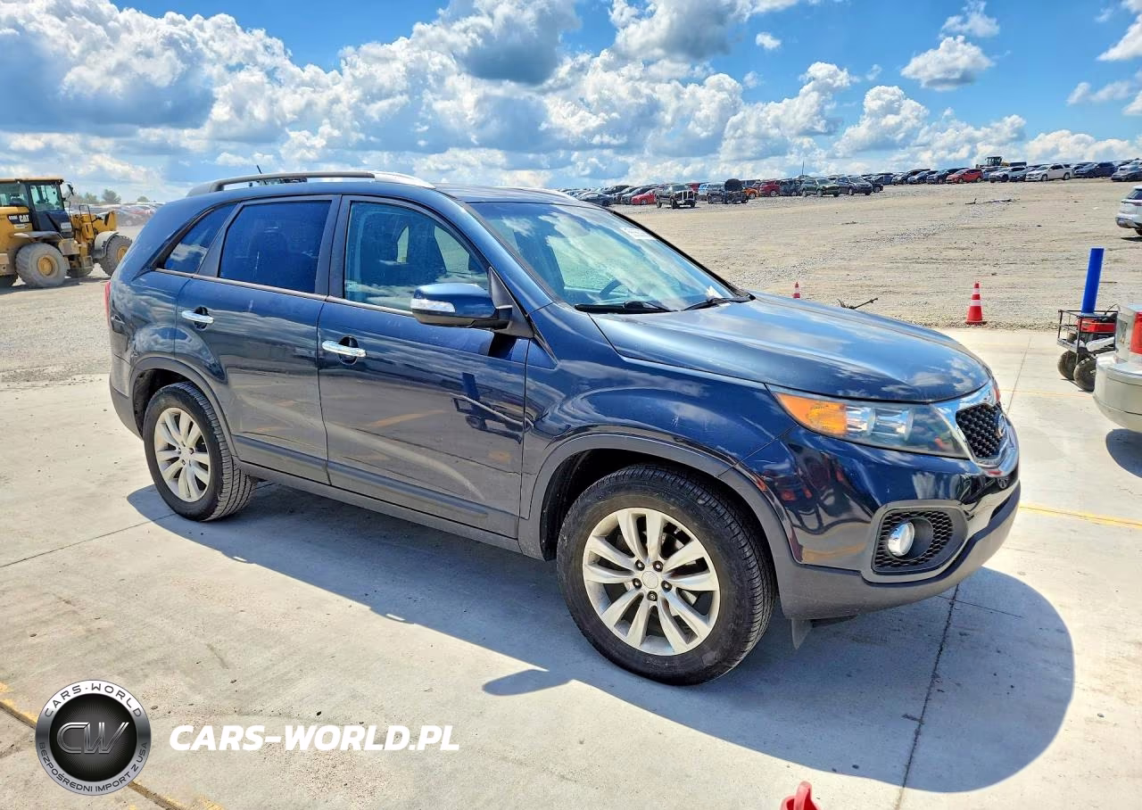 2011 Kia Sorento Lx VIN:5XYKT4A22BG080163 - 4