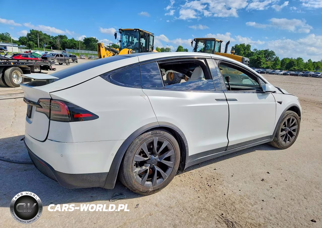 2022 Tesla Model X VIN:7SAXCBE59NF356223 - 3