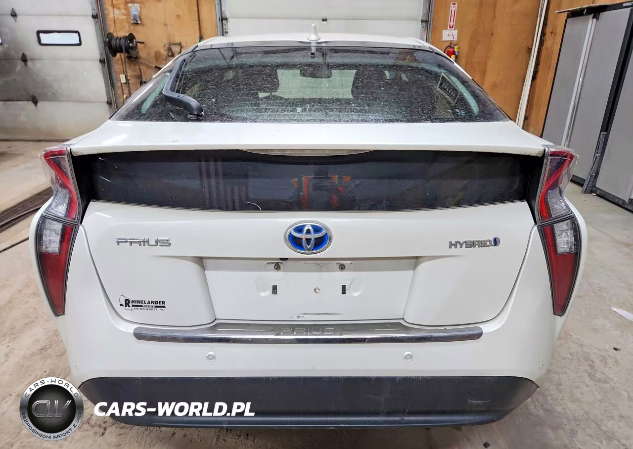 2018 Toyota Prius Four VIN:JTDKARFU4J3058262 - 6