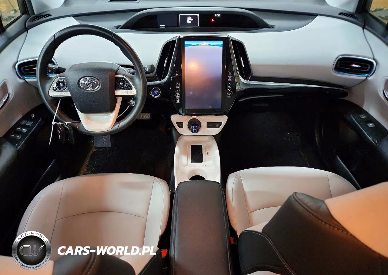 2018 Toyota Prius Four VIN:JTDKARFU4J3058262 - 8