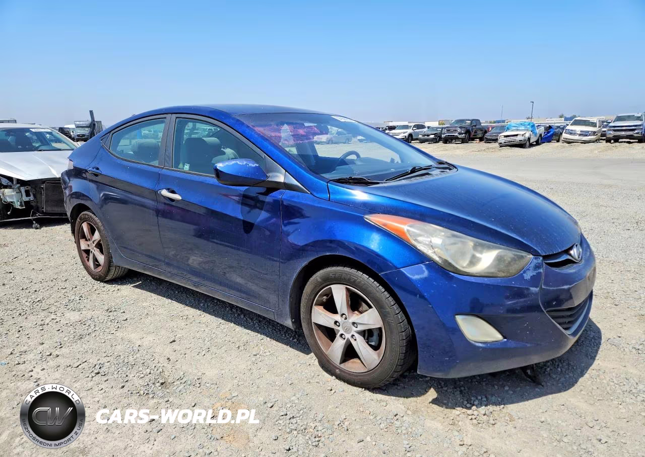 2013 Hyundai Elantra Gls VIN:KMHDH4AEXDU779039 - 4