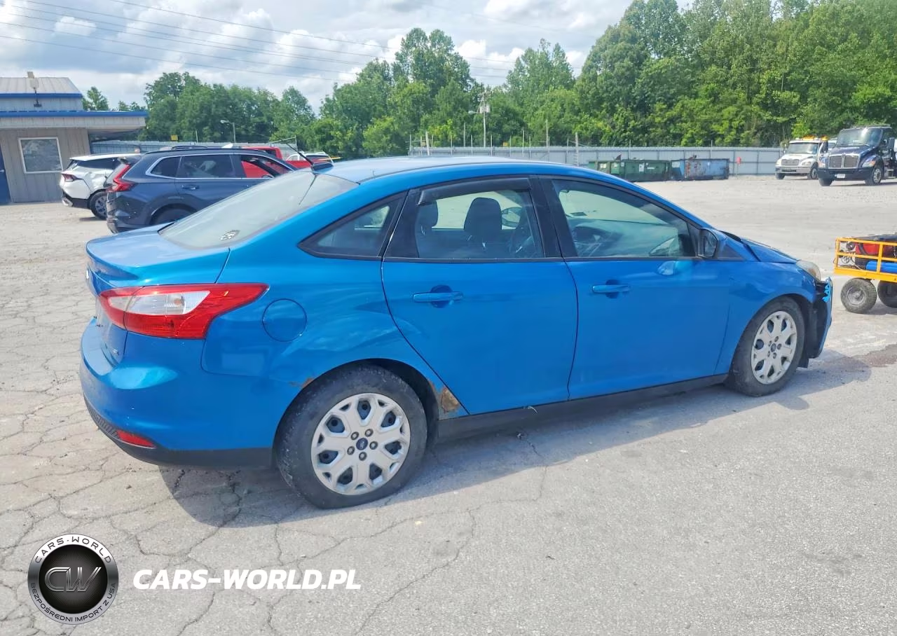 2012 Ford Focus Se VIN:1FAHP3F23CL255601 - 3