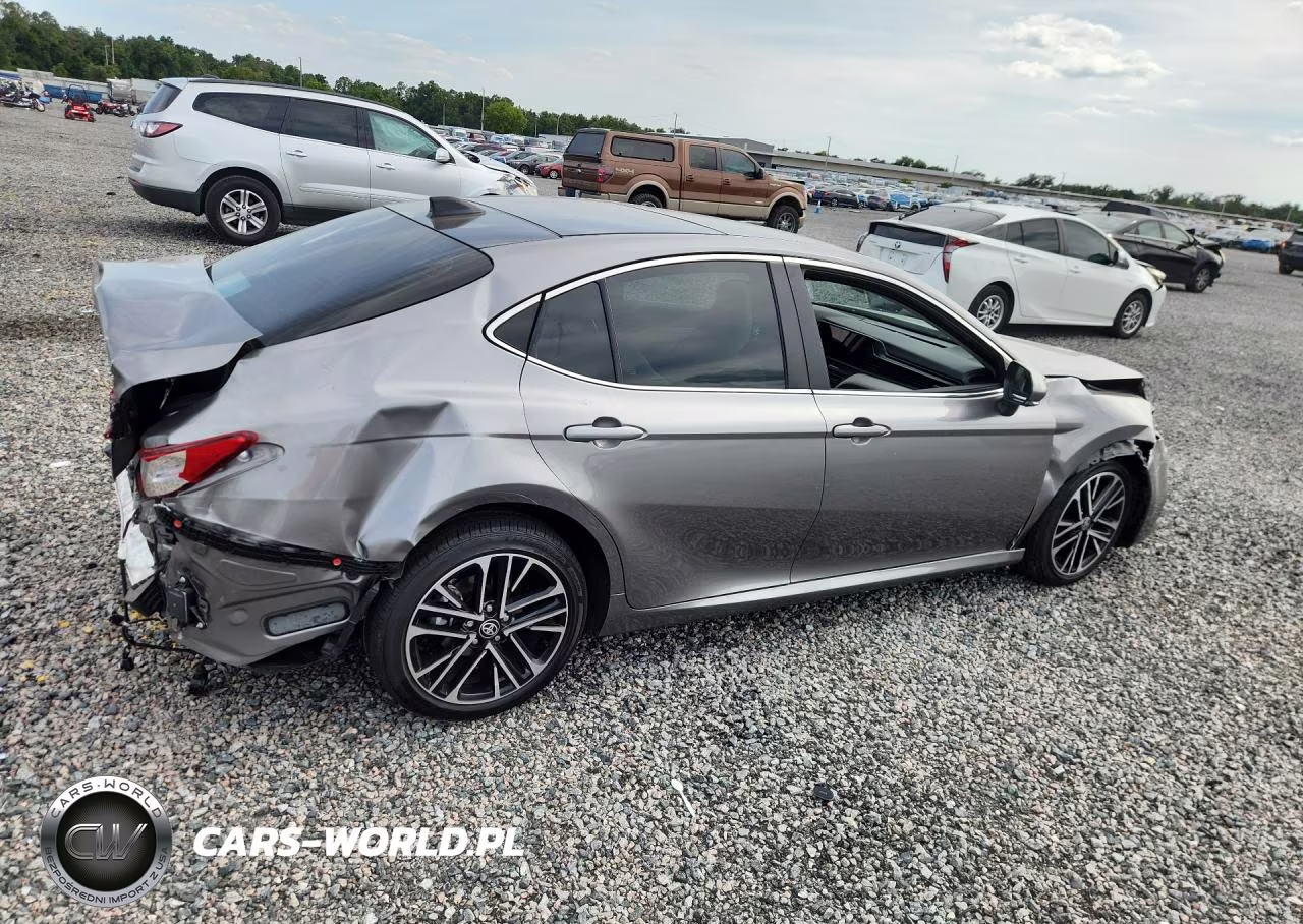 2026 Toyota Camry Xle VIN:4T1DAACK3TU665131 - 3