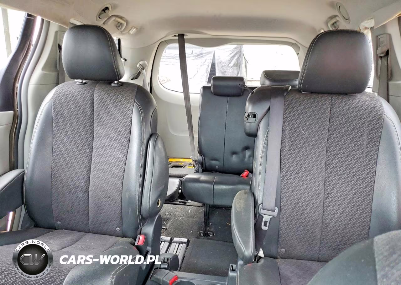 2011 Toyota Sienna Sport VIN:5TDXK3DC5BS029363 - 10
