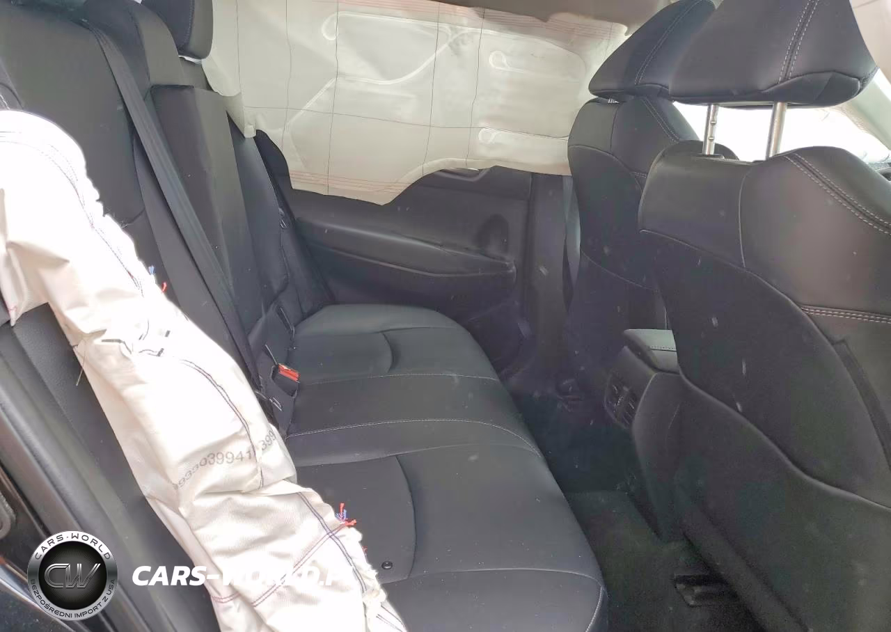 2022 Toyota Corolla Cross Xle VIN:7MUDAABG1NV011453 - 11