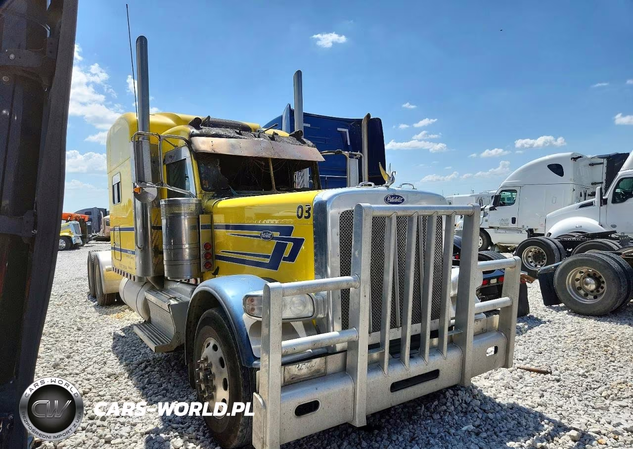 2018 Peterbilt 389 Semi Truck