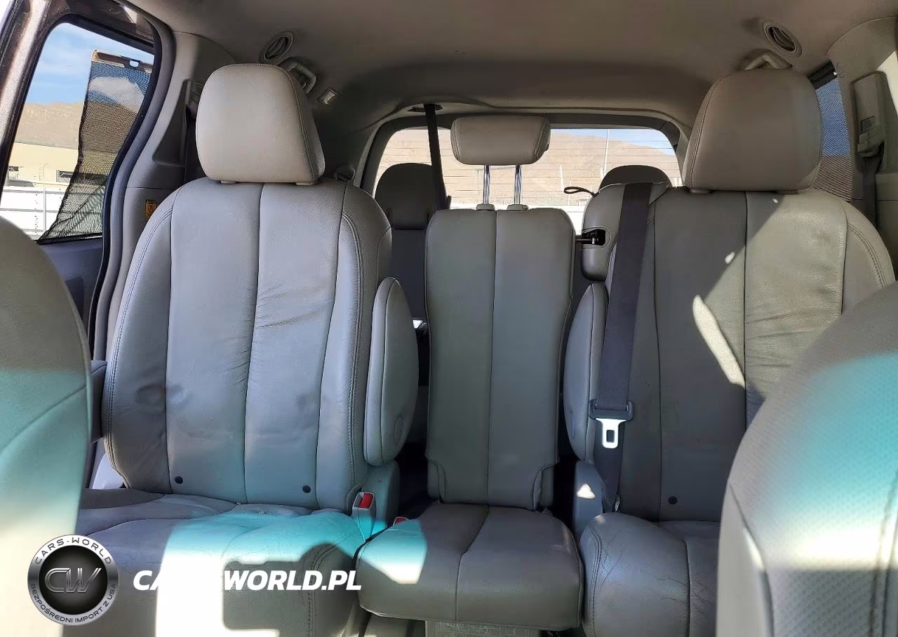 2011 Toyota Sienna Xle 8-Passenger VIN:5TDYK3DC9BS020556 - 10