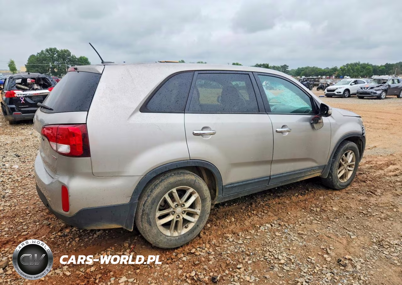 2015 Kia Sorento Lx VIN:5XYKT3A69FG637556 - 3