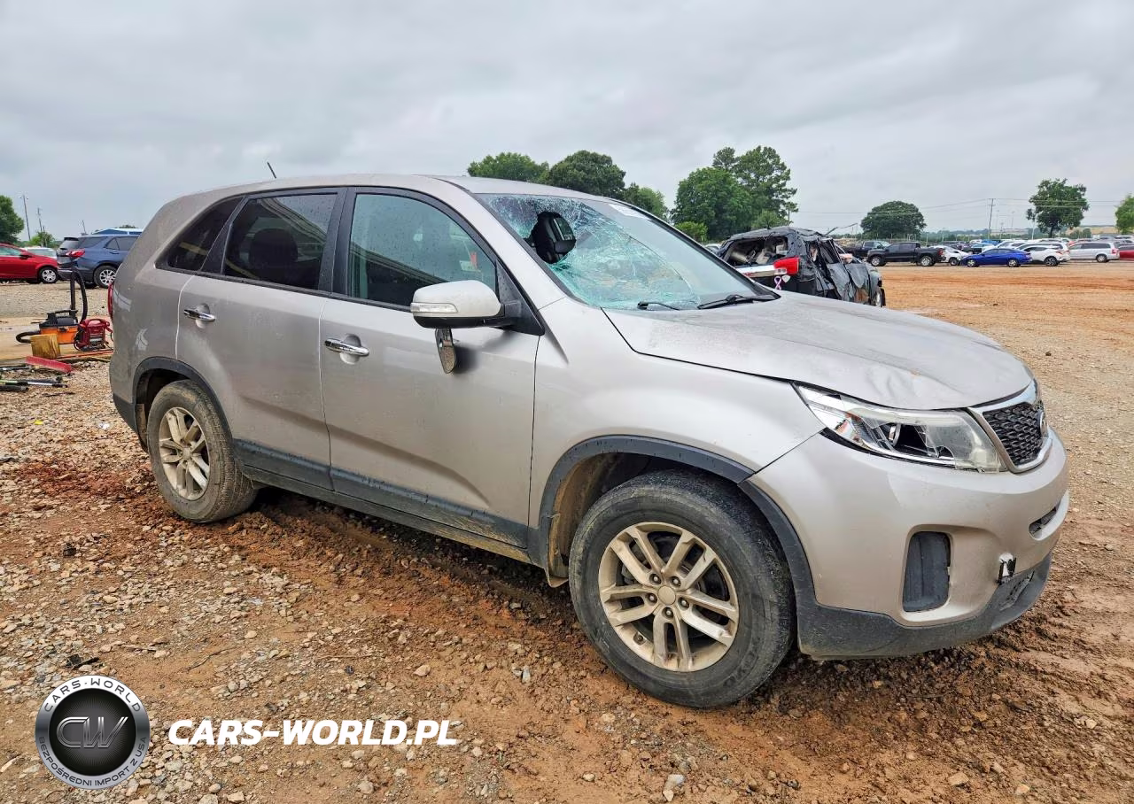 2015 Kia Sorento Lx VIN:5XYKT3A69FG637556 - 4