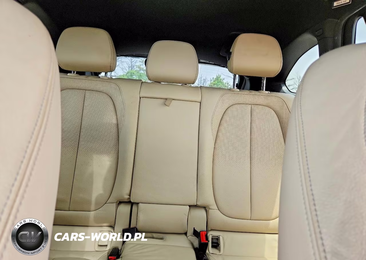 2018 BMW X1 xDrive28I VIN:WBXHT3C33J5K27255 - 10