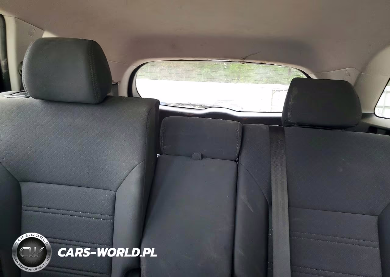 2019 Kia Sorento L VIN:5XYPG4A3XKG610849 - 10