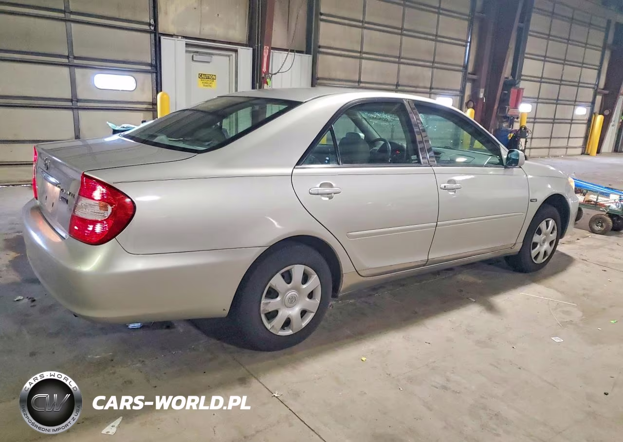 2004 Toyota Camry Le VIN:4T1BE32K84U346625 - 3