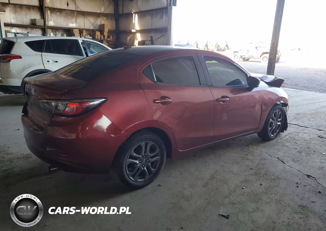 2019 Toyota Yaris Le VIN:3MYDLBYV9KY525752 - 3