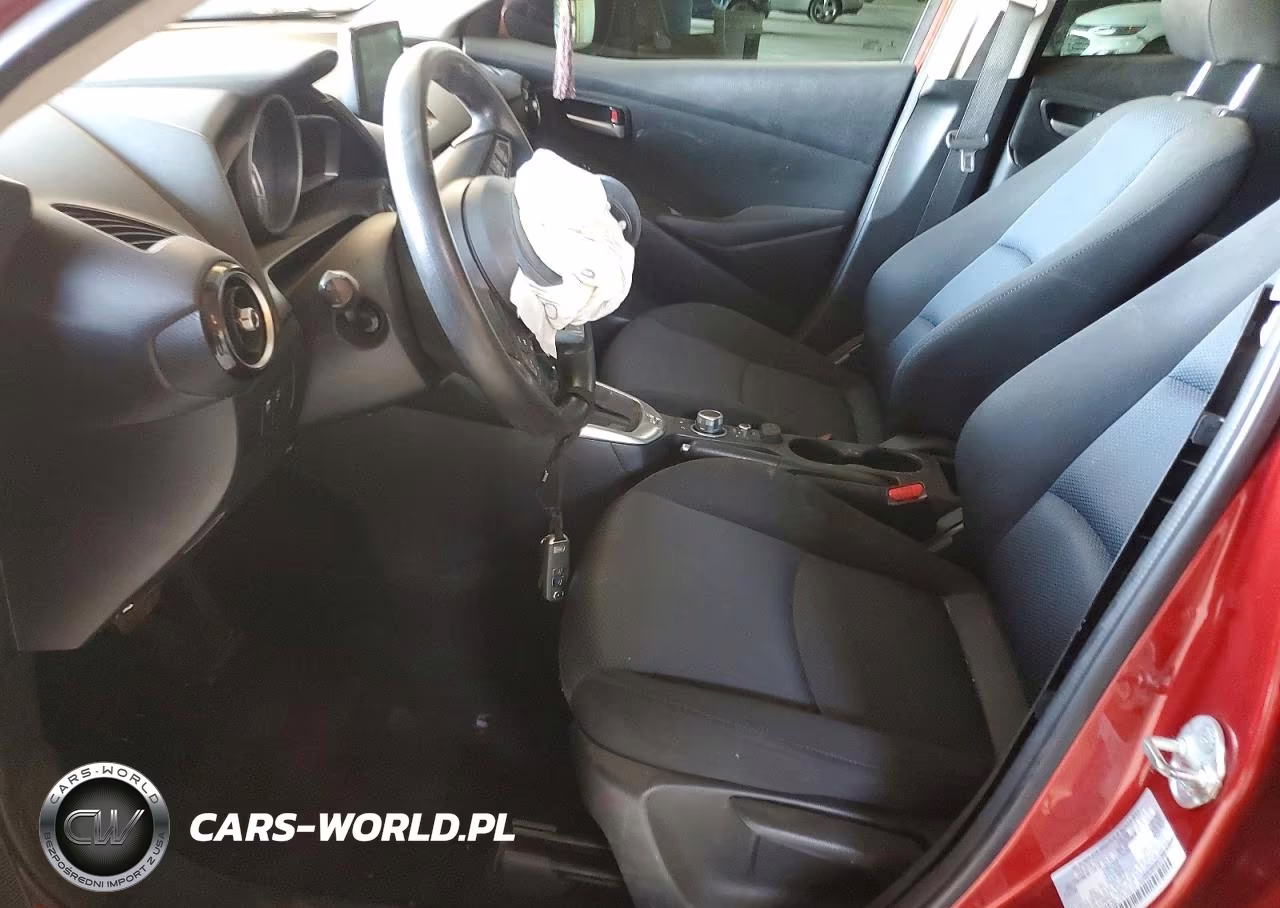 2019 Toyota Yaris Le VIN:3MYDLBYV9KY525752 - 7