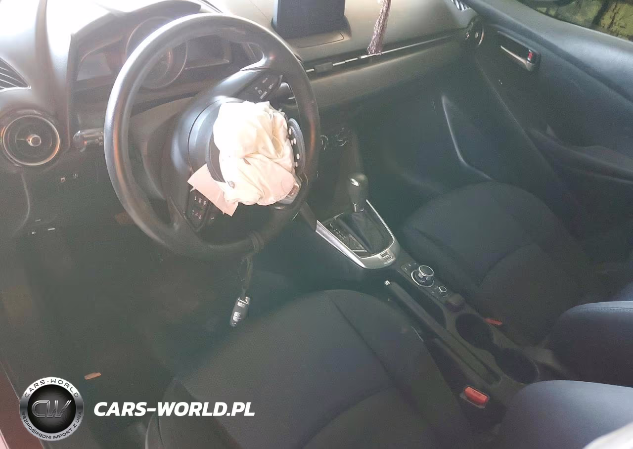 2019 Toyota Yaris Le VIN:3MYDLBYV9KY525752 - 8