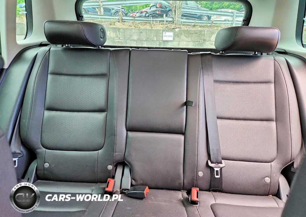 2016 Volkswagen Tiguan S VIN:WVGBV7AX7GW521847 - 10