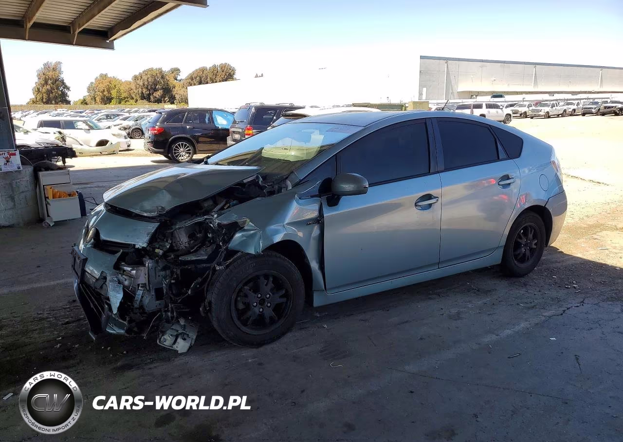 2013 Toyota Prius Two VIN:JTDKN3DU8D5589073 - 1