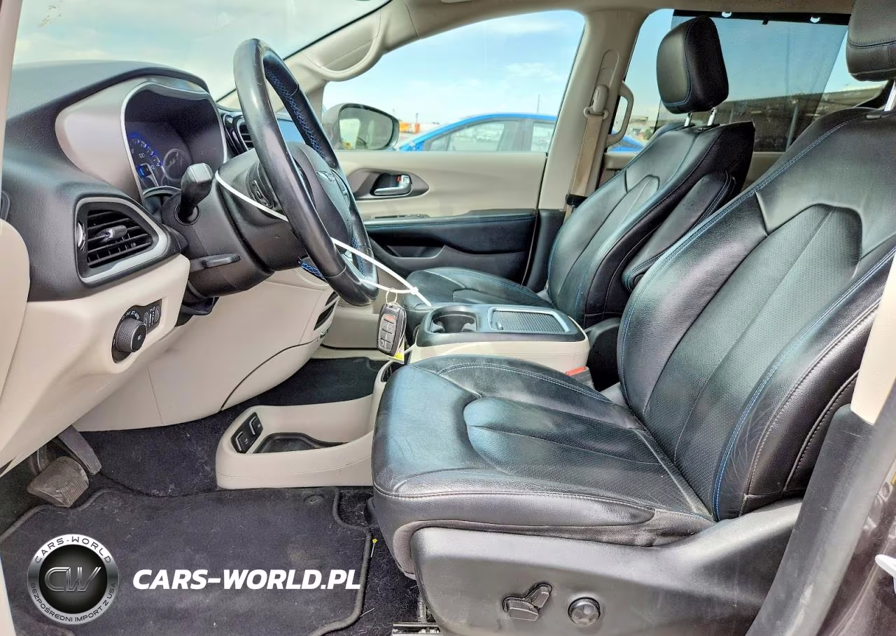 2021 Chrysler Pacifica Touring L VIN:2C4RC1BG7MR601187 - 7