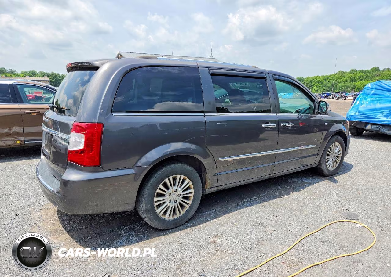 2014 Chrysler Town & Country Touring L VIN:2C4RC1CG2ER364690 - 3