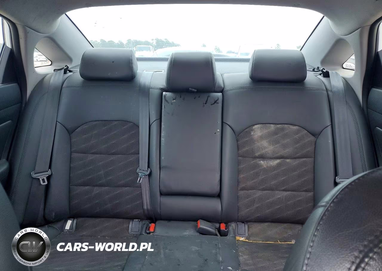 2016 Hyundai Sonata Sport VIN:5NPE34AF1GH268737 - 10
