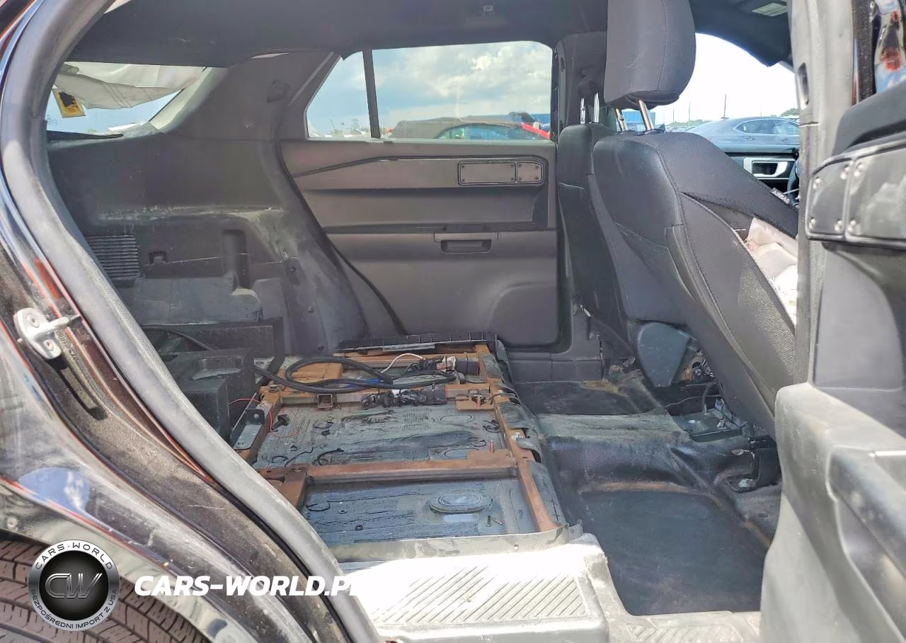 2022 Ford Explorer Police Interceptor VIN:1FM5K8AB2NGA42114 - 10