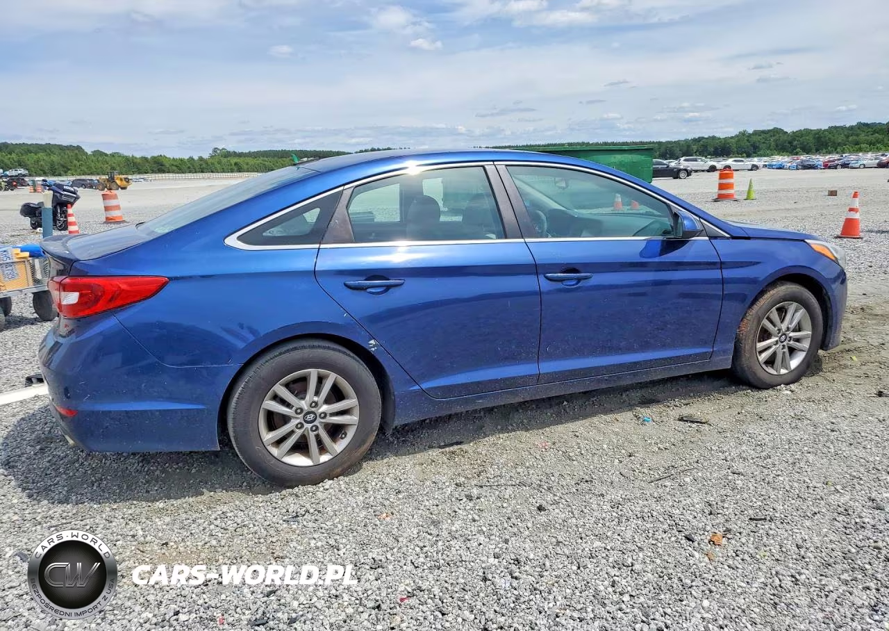 2016 Hyundai Sonata VIN:5NPE24AF4GH371203 - 3