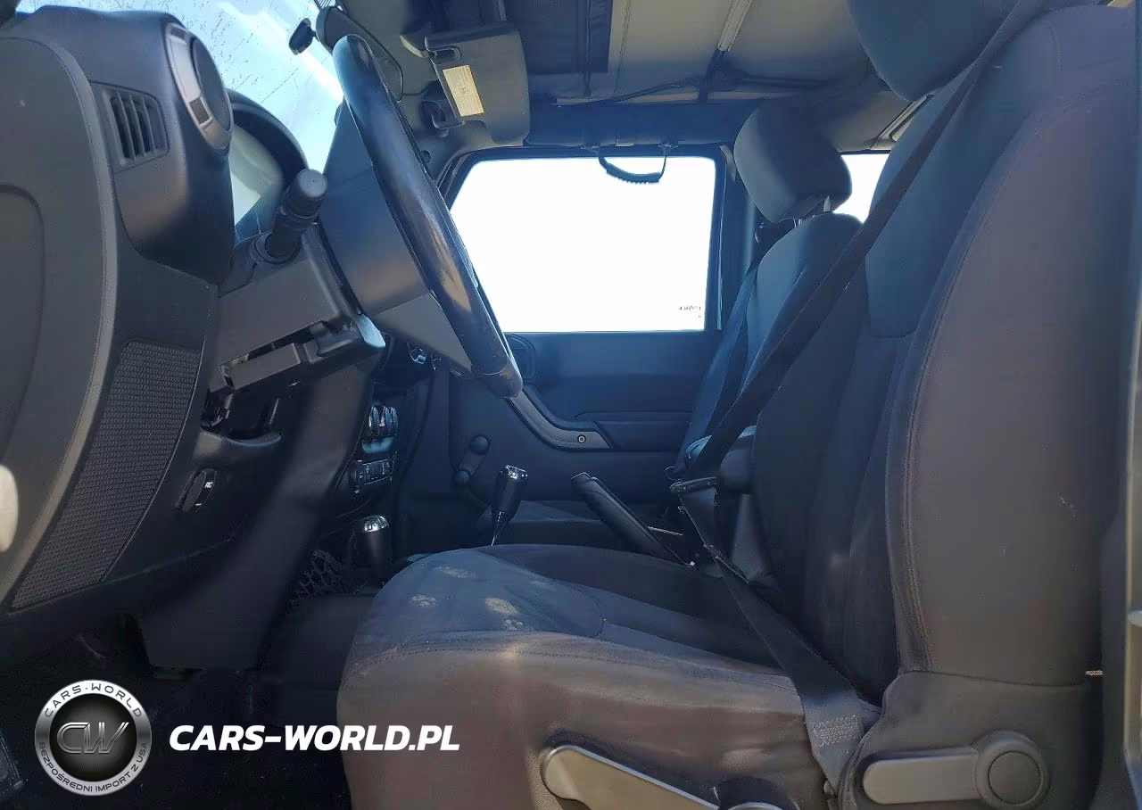 2015 Jeep Wrangler Unlimited Sport VIN:1C4BJWDGXFL592398 - 7