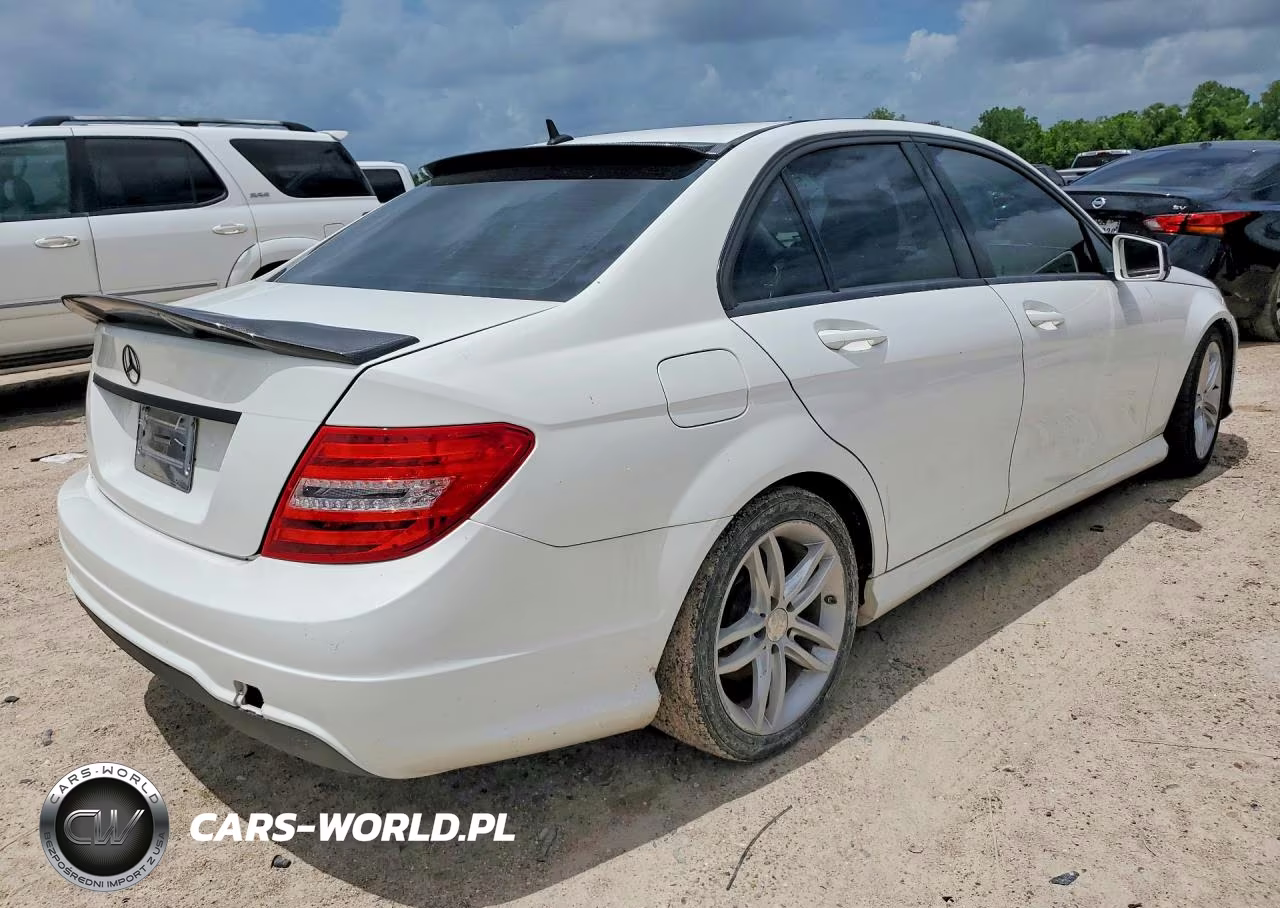 2013 Mercedes-Benz C 250 VIN:WDDGF4HB6DR287619 - 3