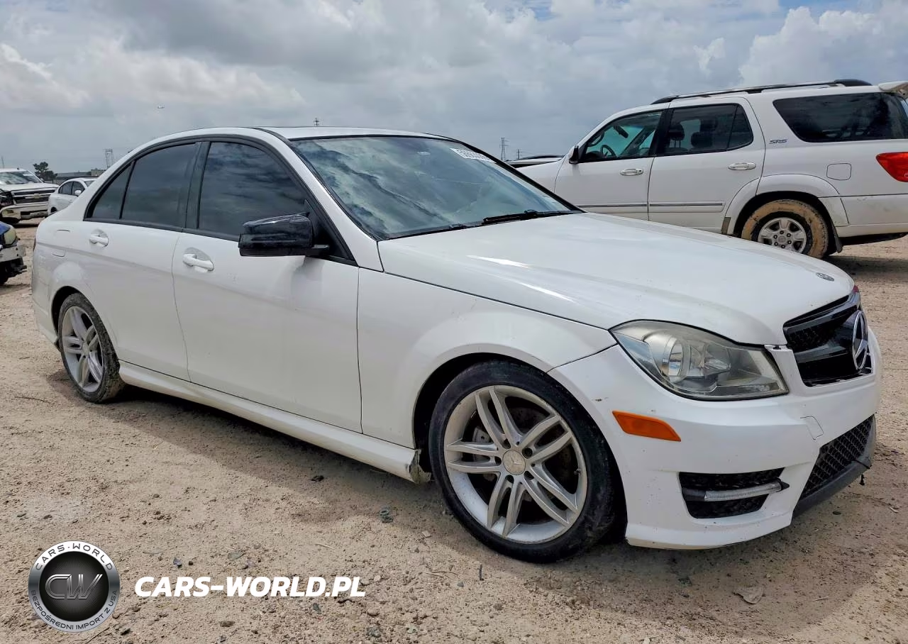 2013 Mercedes-Benz C 250 VIN:WDDGF4HB6DR287619 - 4