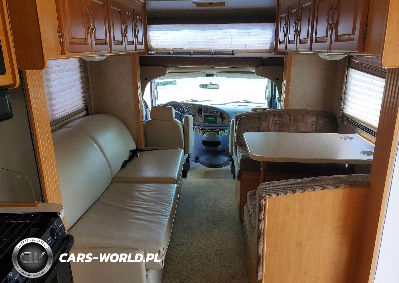 2006 Ford Econoline E450 Super Duty Cutaway Van VIN:1FDXE45S66DA60962 - 5