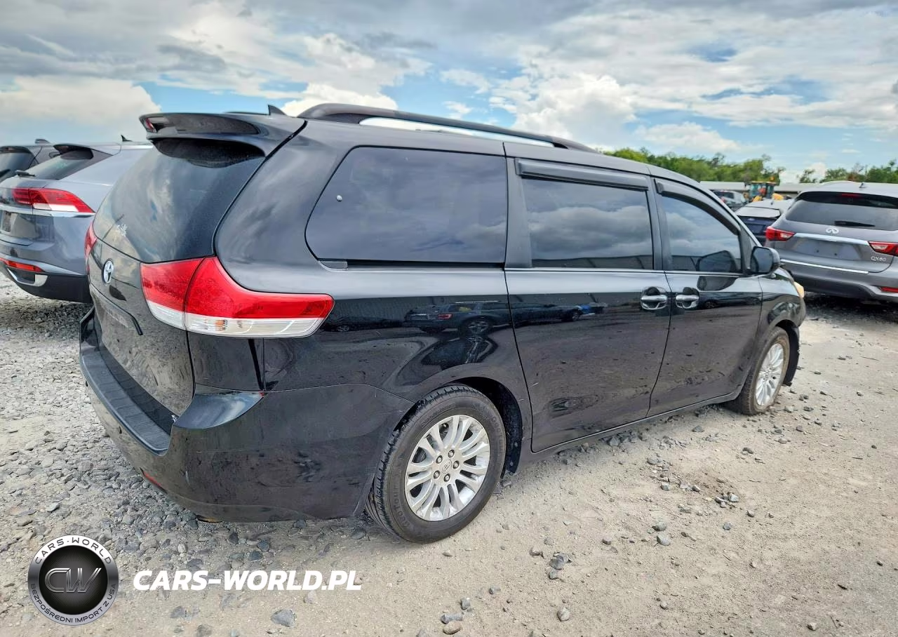 2011 Toyota Sienna Xle 8-Passenger VIN:5TDYK3DC1BS055771 - 3