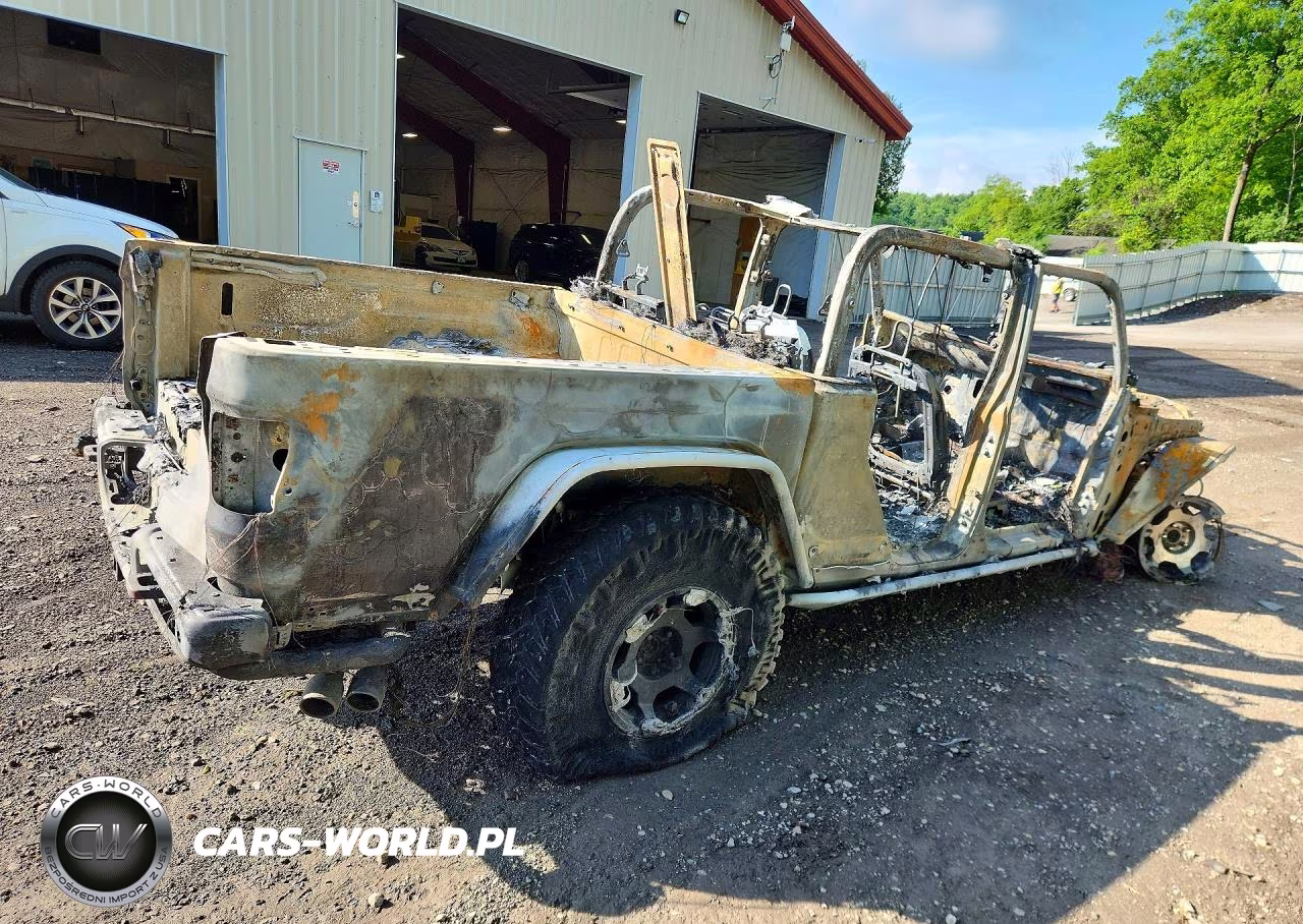 2020 Jeep Gladiator Rubicon VIN:1C6JJTBG4LL111674 - 3