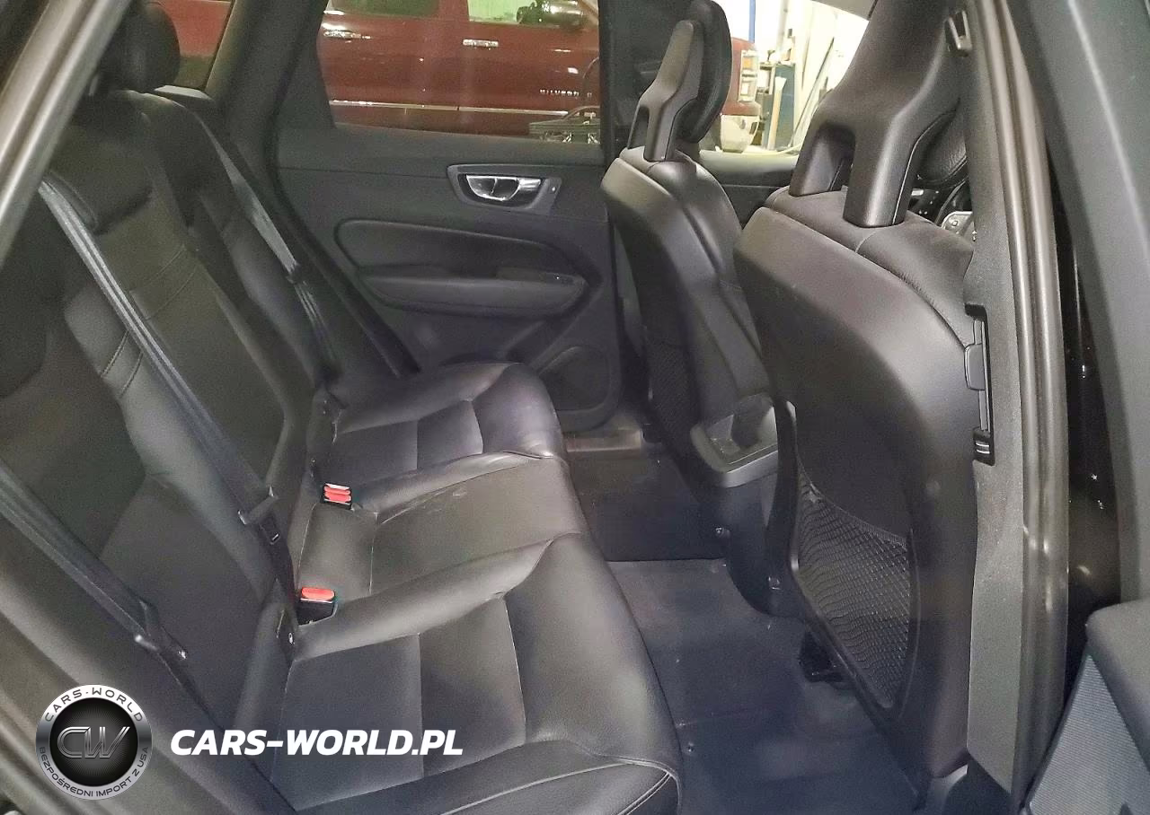 2018 Volvo Xc60 T5 VIN:LYV102RKXJB097099 - 11